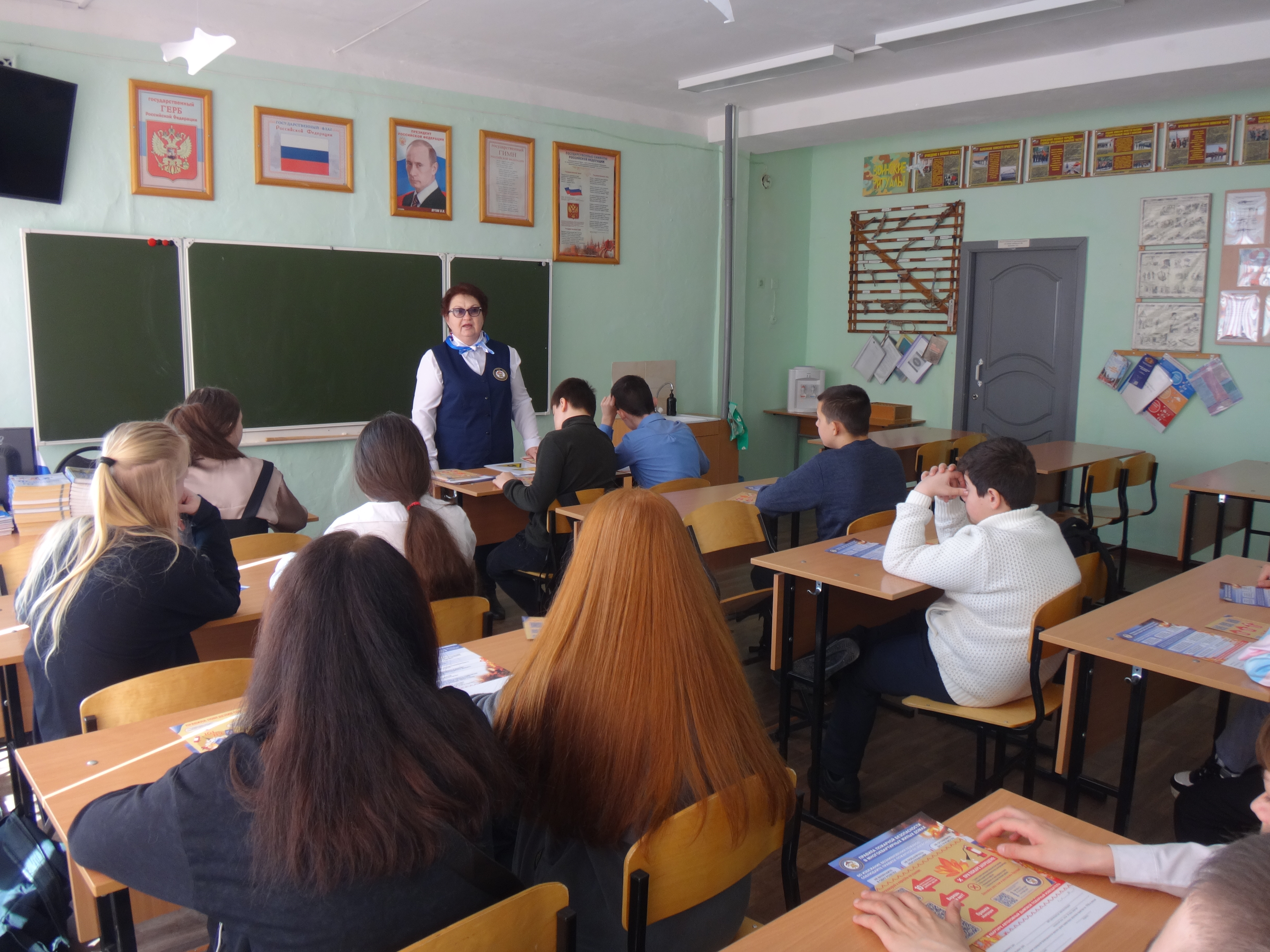 Обучающее занятие в 7 «б» классе КСОШ № 4.